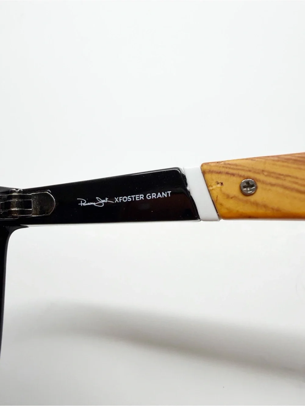 Foster Grant x Panama Jack Polarized Wood Grain Sunglasses